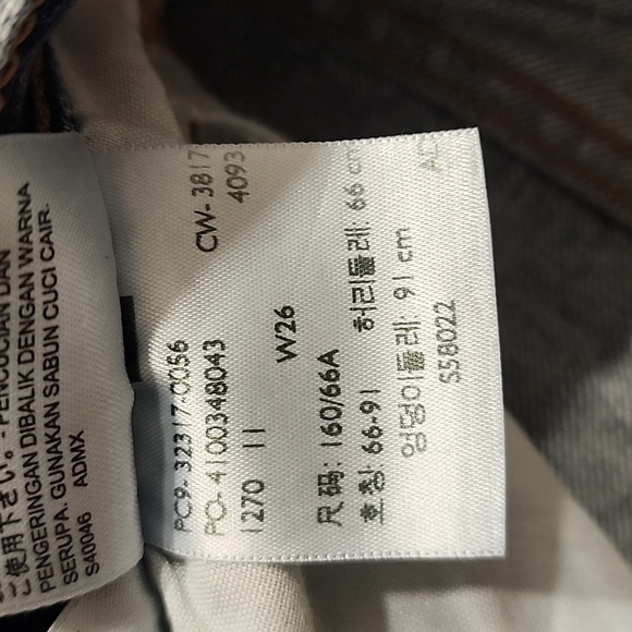 Excellent condition blue size US 26 Levi's denim shorts - Picture 5 of 5